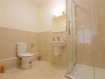 Jameson Court Апарт-отель 4*