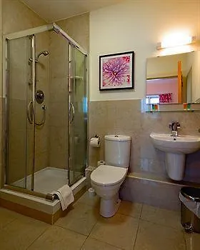 Jameson Court Апарт-отель Голуэй