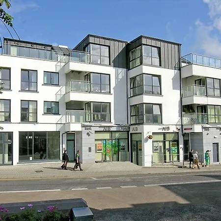Jameson Court 4*